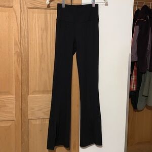 🚨DONATING SOON🚨Gottex Flared Leggings